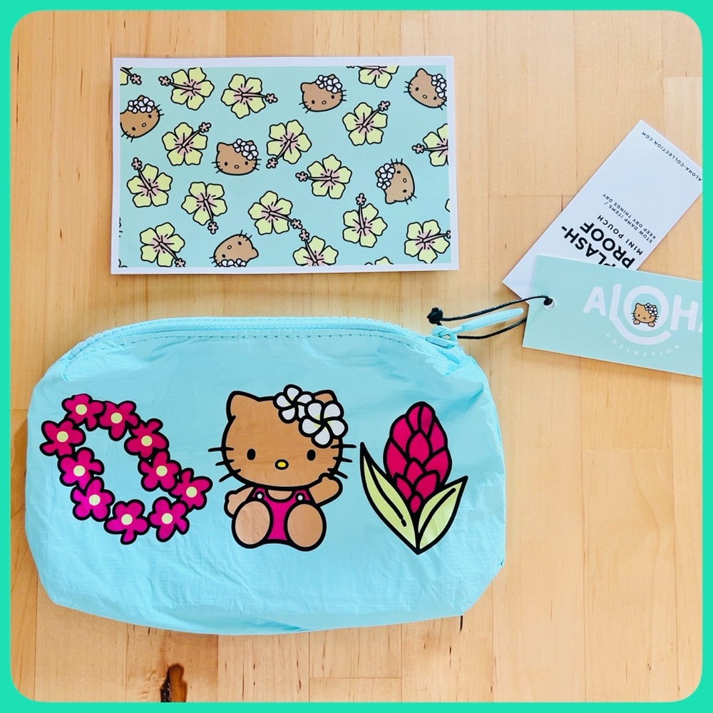 Aloha Collection 💚 Hello Kitty Mini Pouch DFS